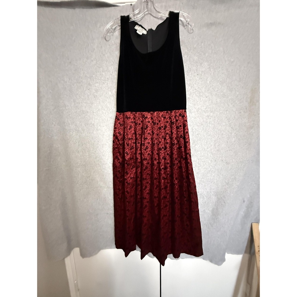 Karin Stevens Dress Womens Petite 10P Red Black Velvet Floral Maxi Formal Gown